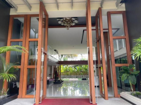 Luxury Living at Tree Condo Nai Harn's Best